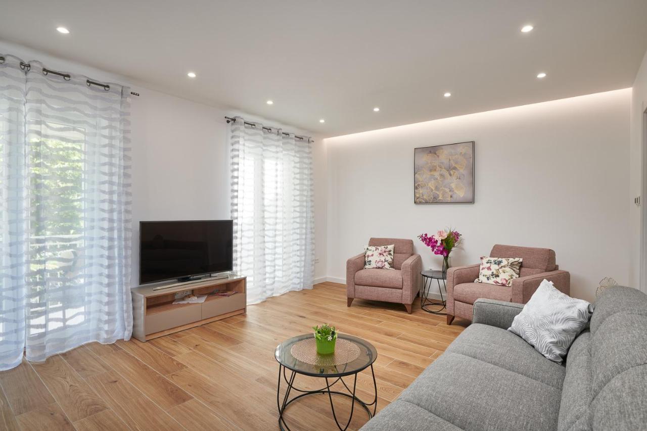Newly Renovated Apt. Near To Entrance To Old Town ดูบรอฟนิก ภายนอก รูปภาพ